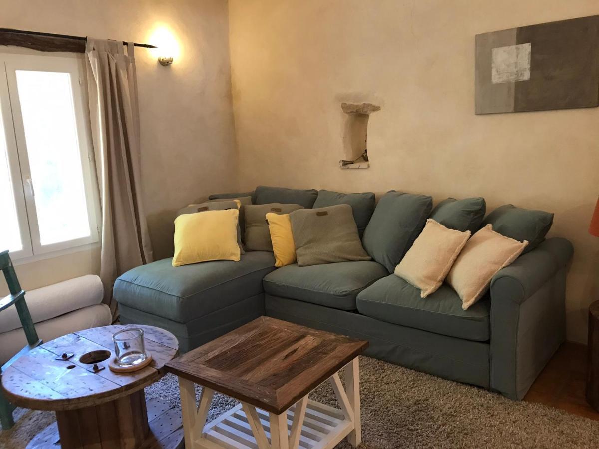 Les Gouts Et Les Couleurs Aparthotel Cucuron Ngoại thất bức ảnh